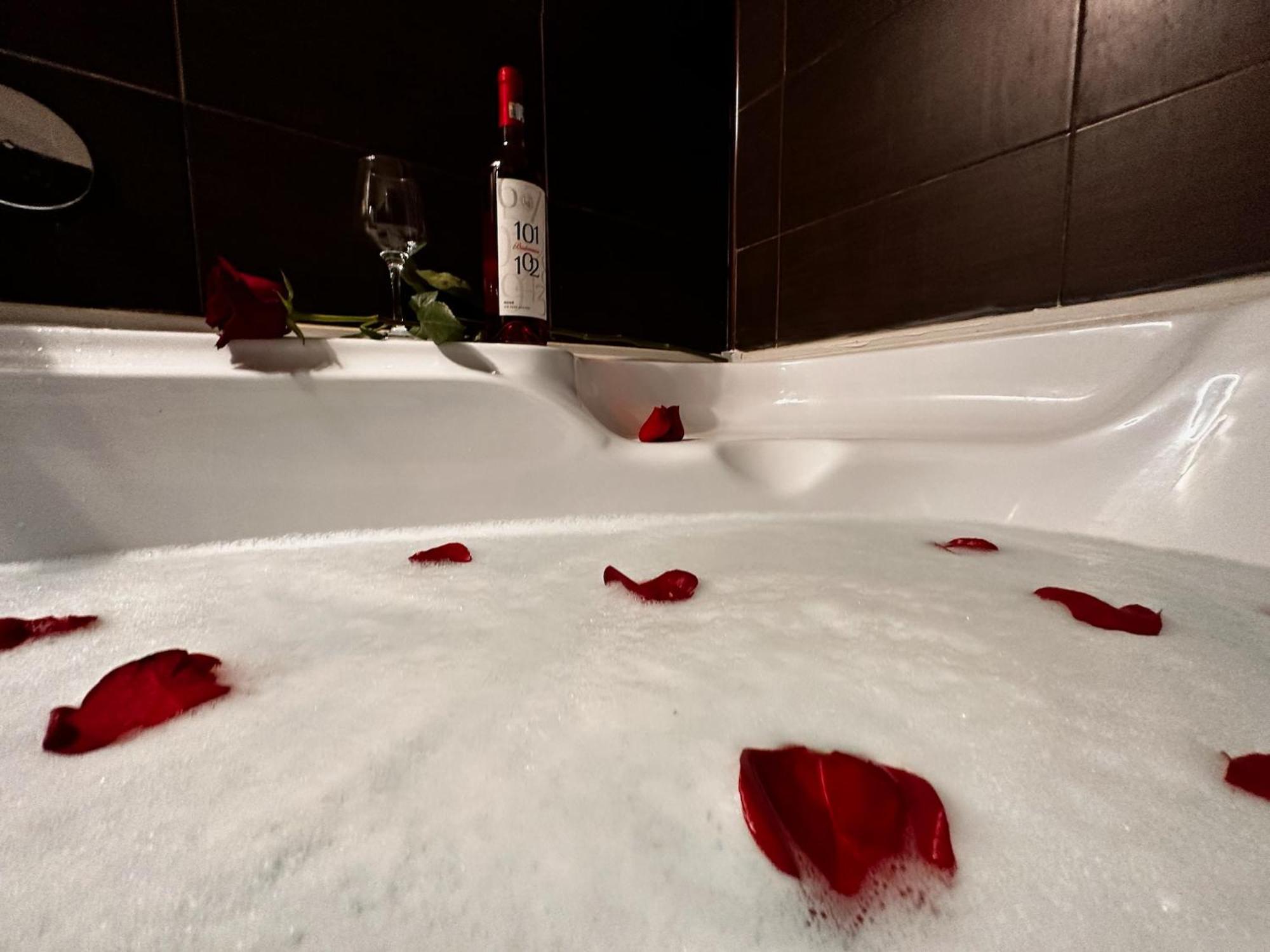 Romantic Charm, Spa, Free Early Check-In Bucharest Exterior photo